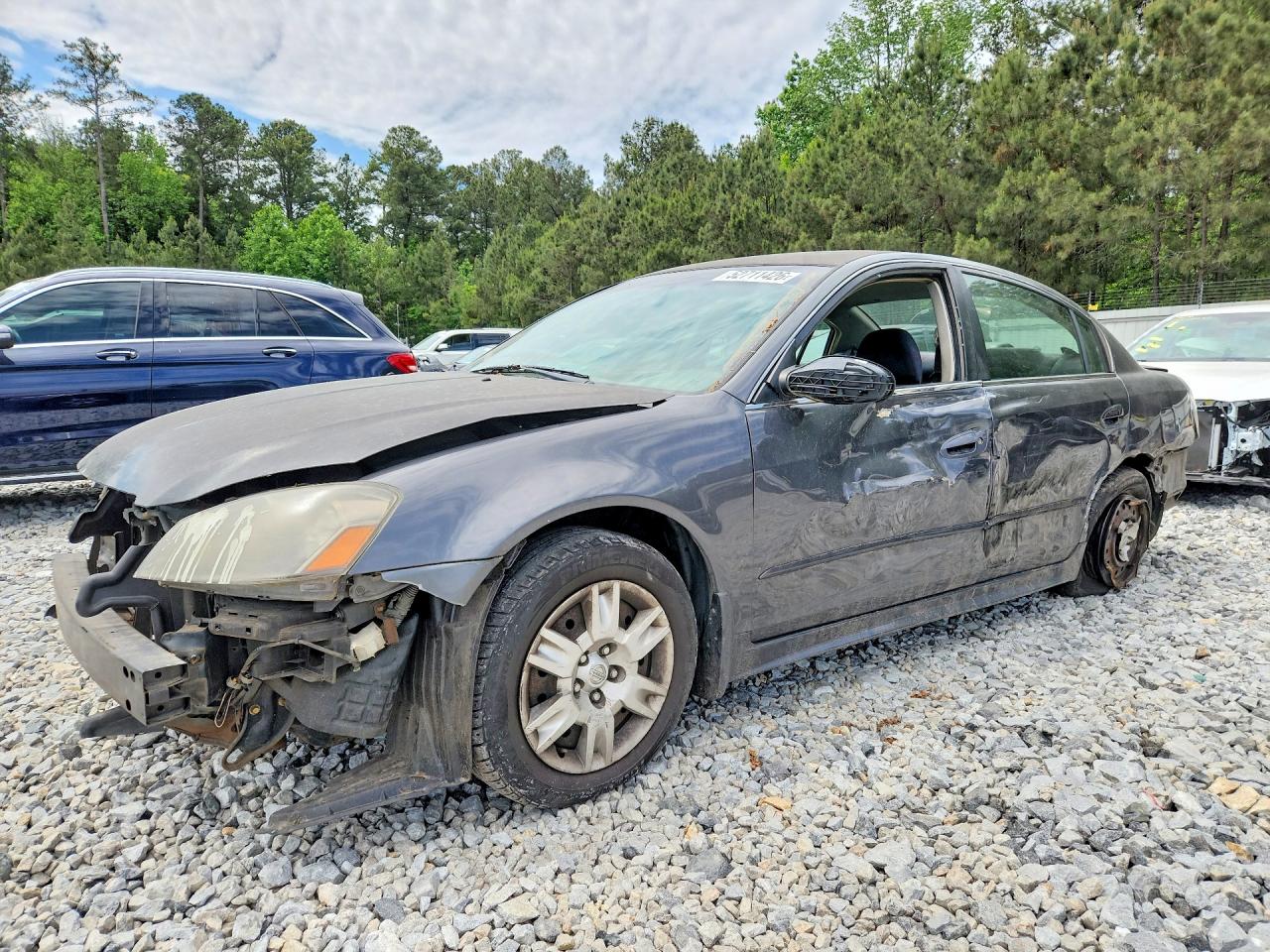 Salvage Nissan Altima Image