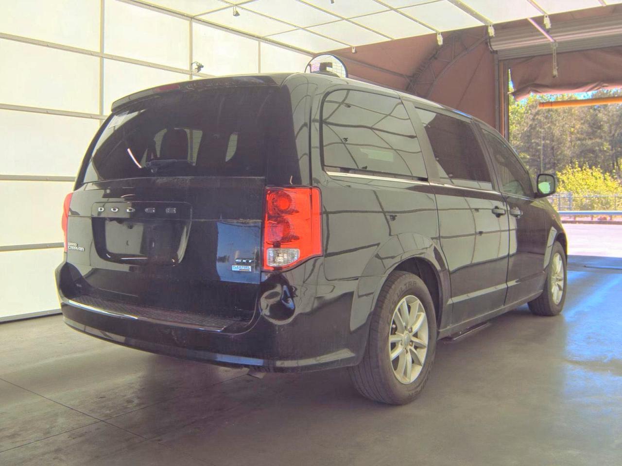 Dodge Caravan Sxt
