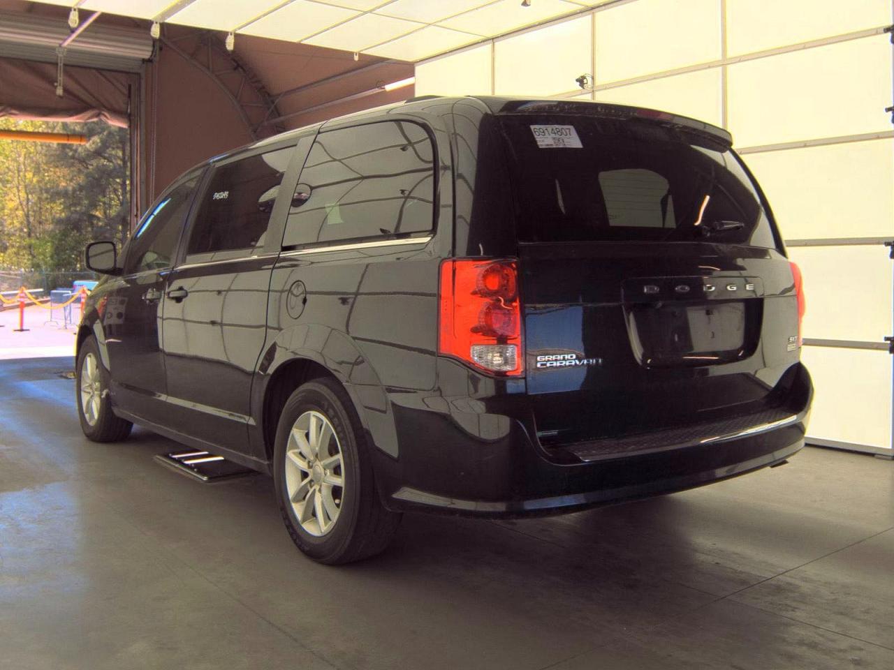 Dodge Caravan Sxt