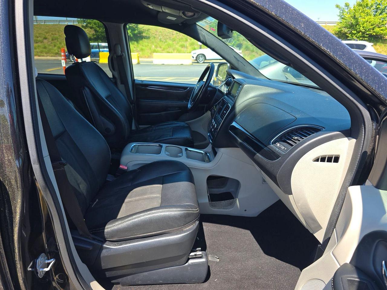 Dodge Caravan Sxt