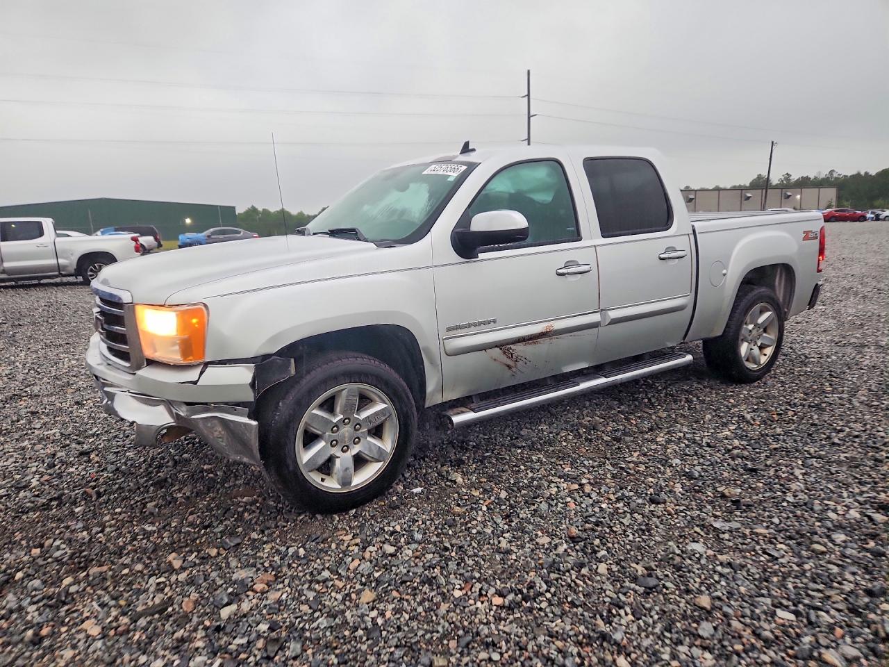 Salvage GMC Sierra Image