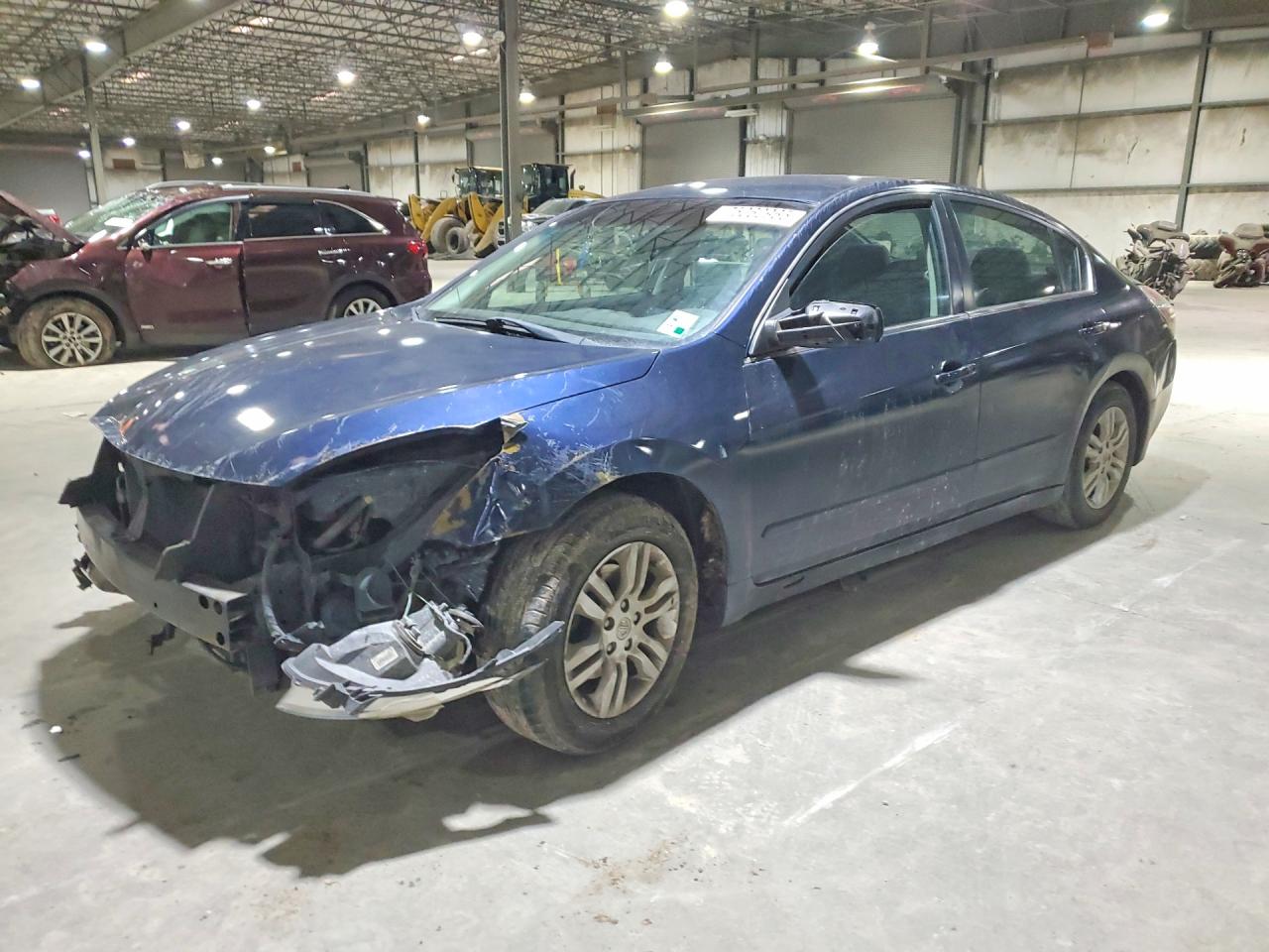 Salvage Nissan Altima Image