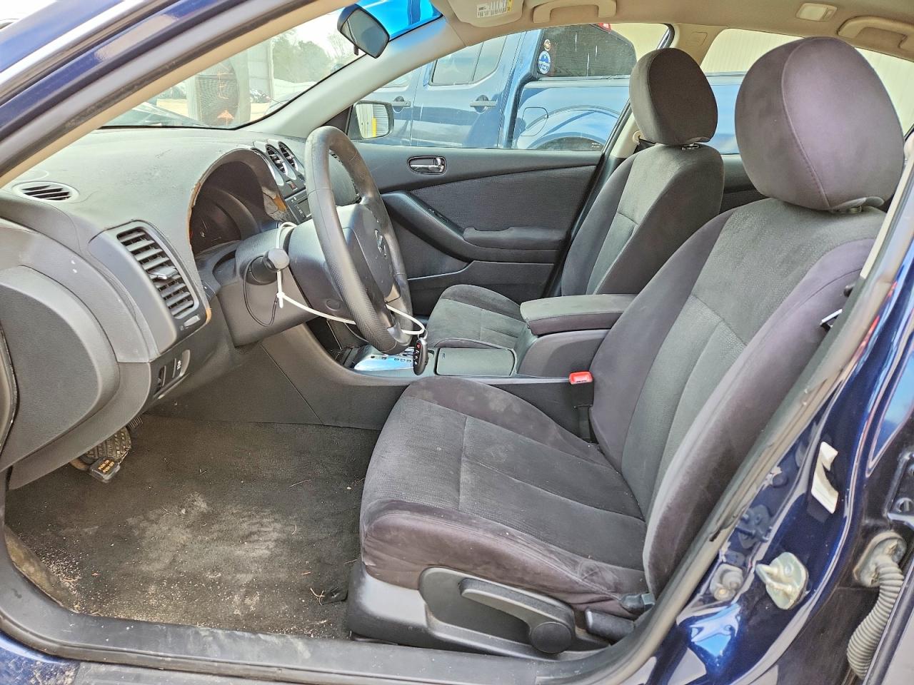 Nissan Altima Base