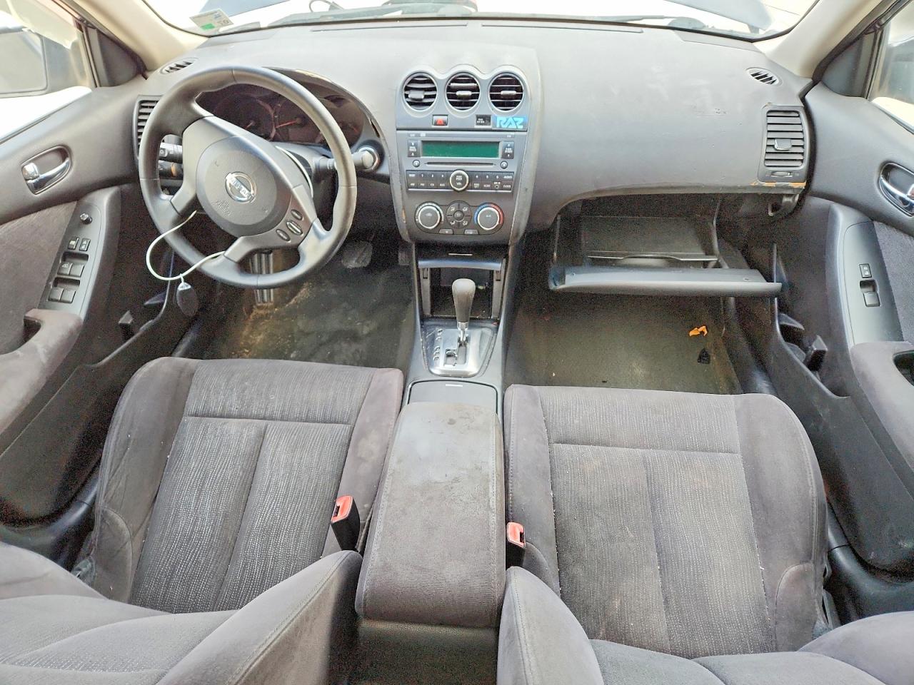Nissan Altima Base