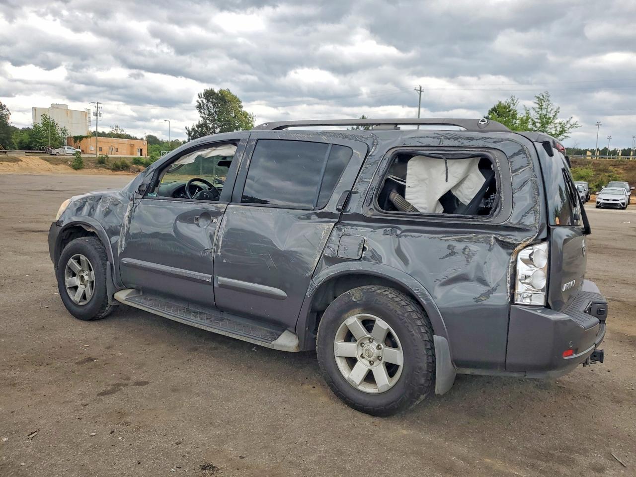 Nissan Armado