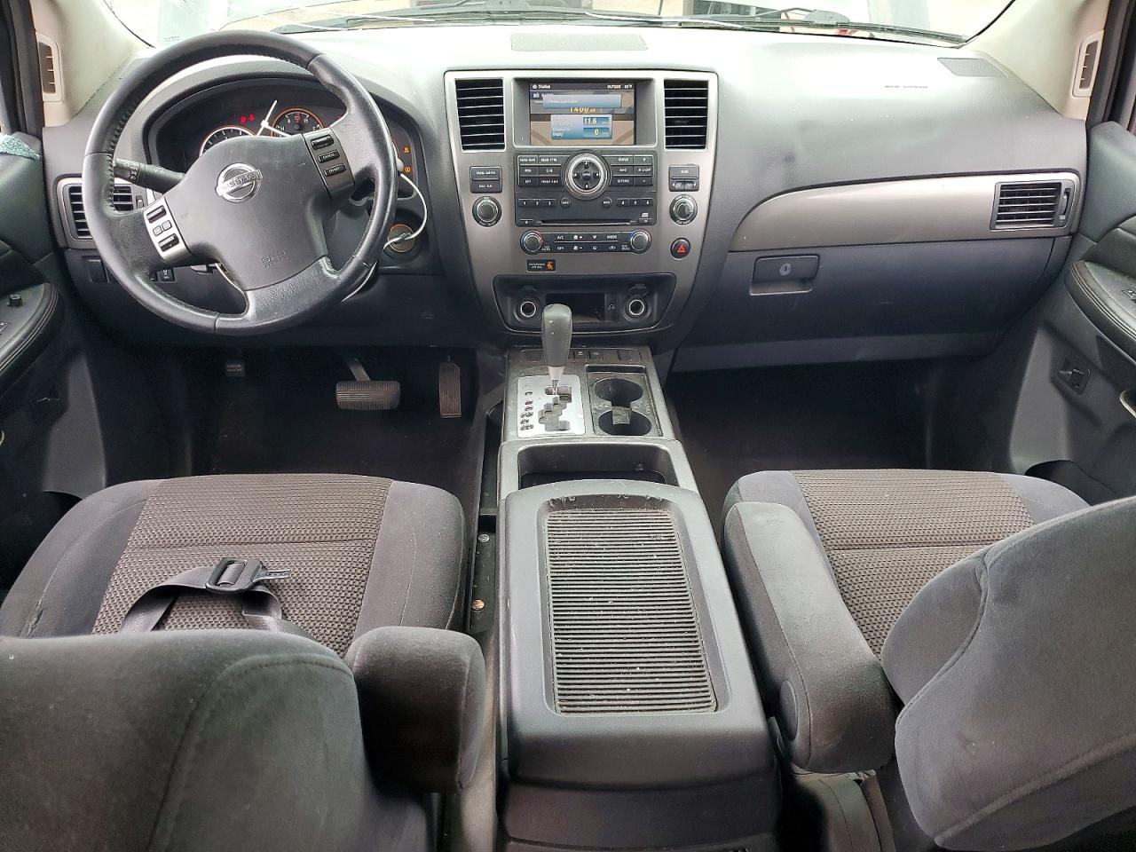 Nissan Armado