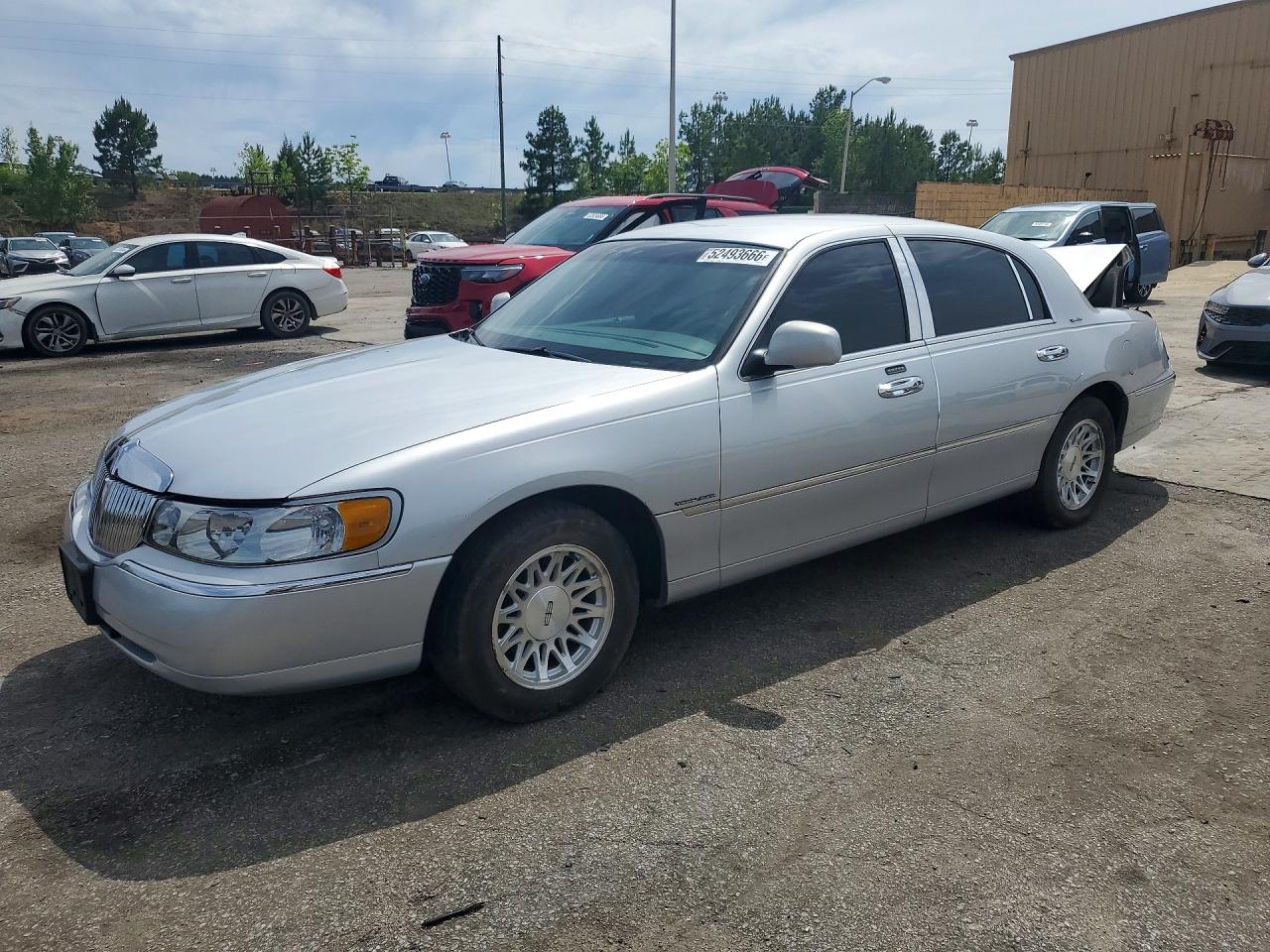 Salvage Lincoln Towncar Image