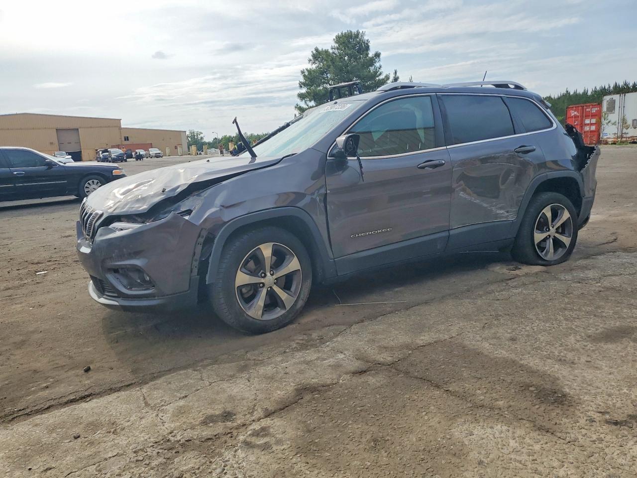 Salvage Jeep Grand Cherokee Image