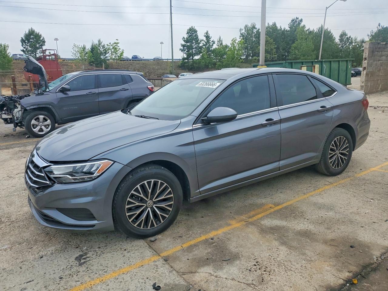 Salvage Volkswagen Jetta Image