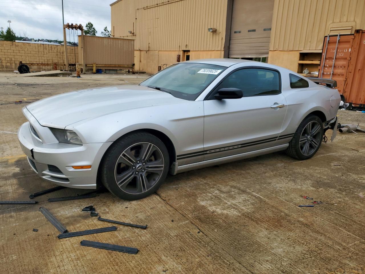 Salvage Ford Mustang Image
