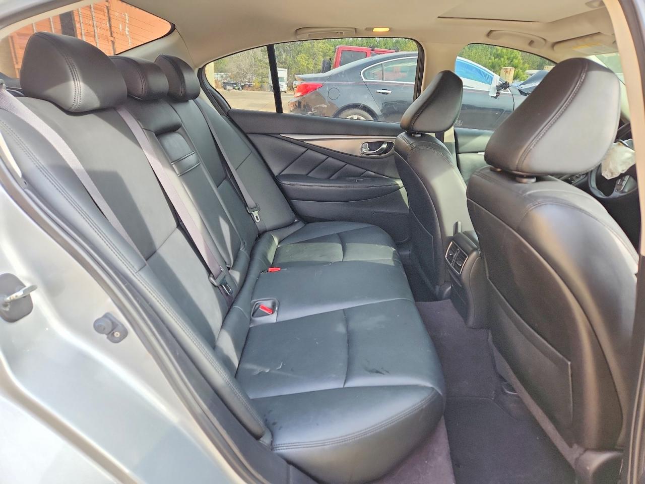 INFINITI Q50 Base