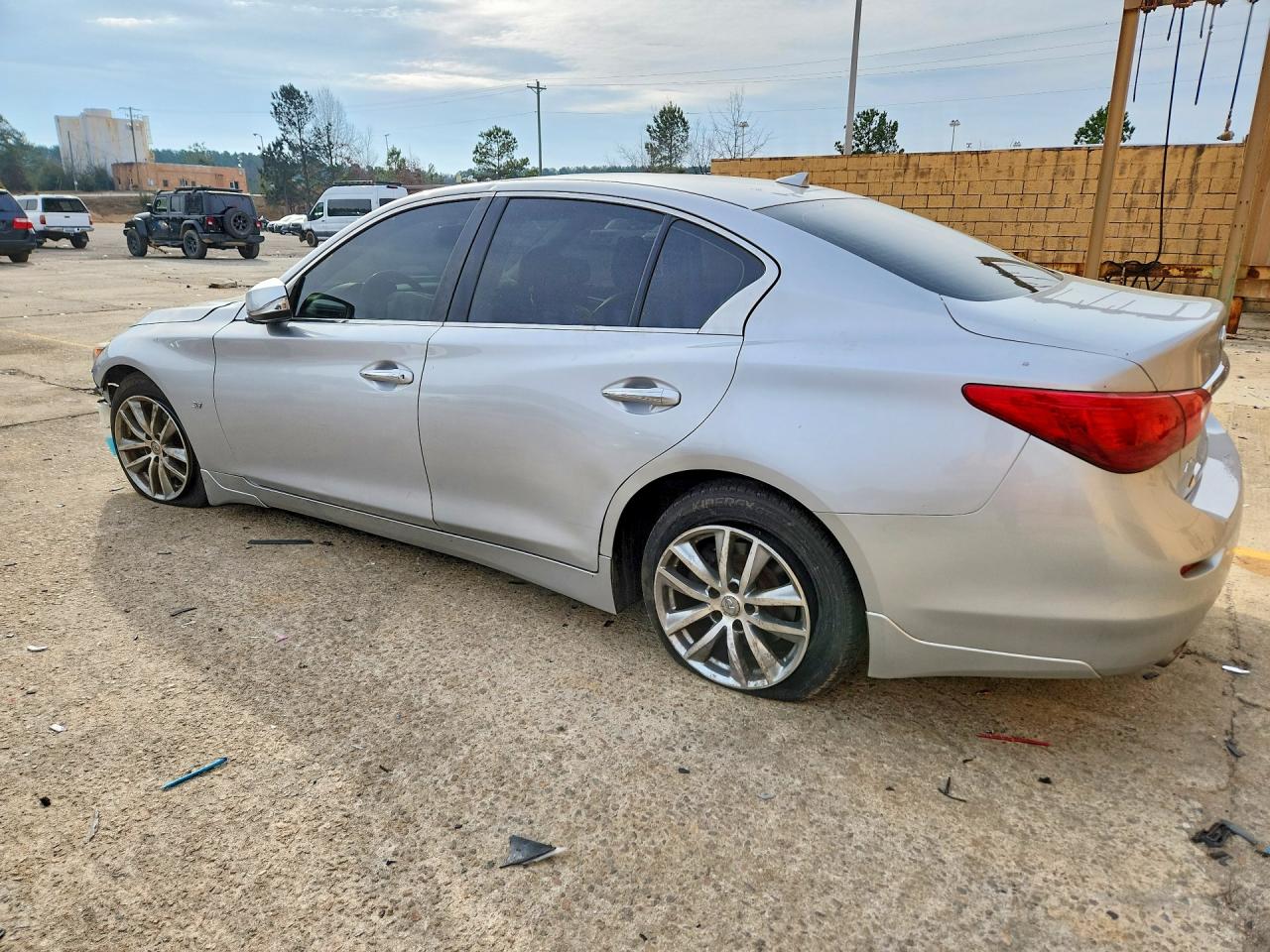 INFINITI Q50 Base