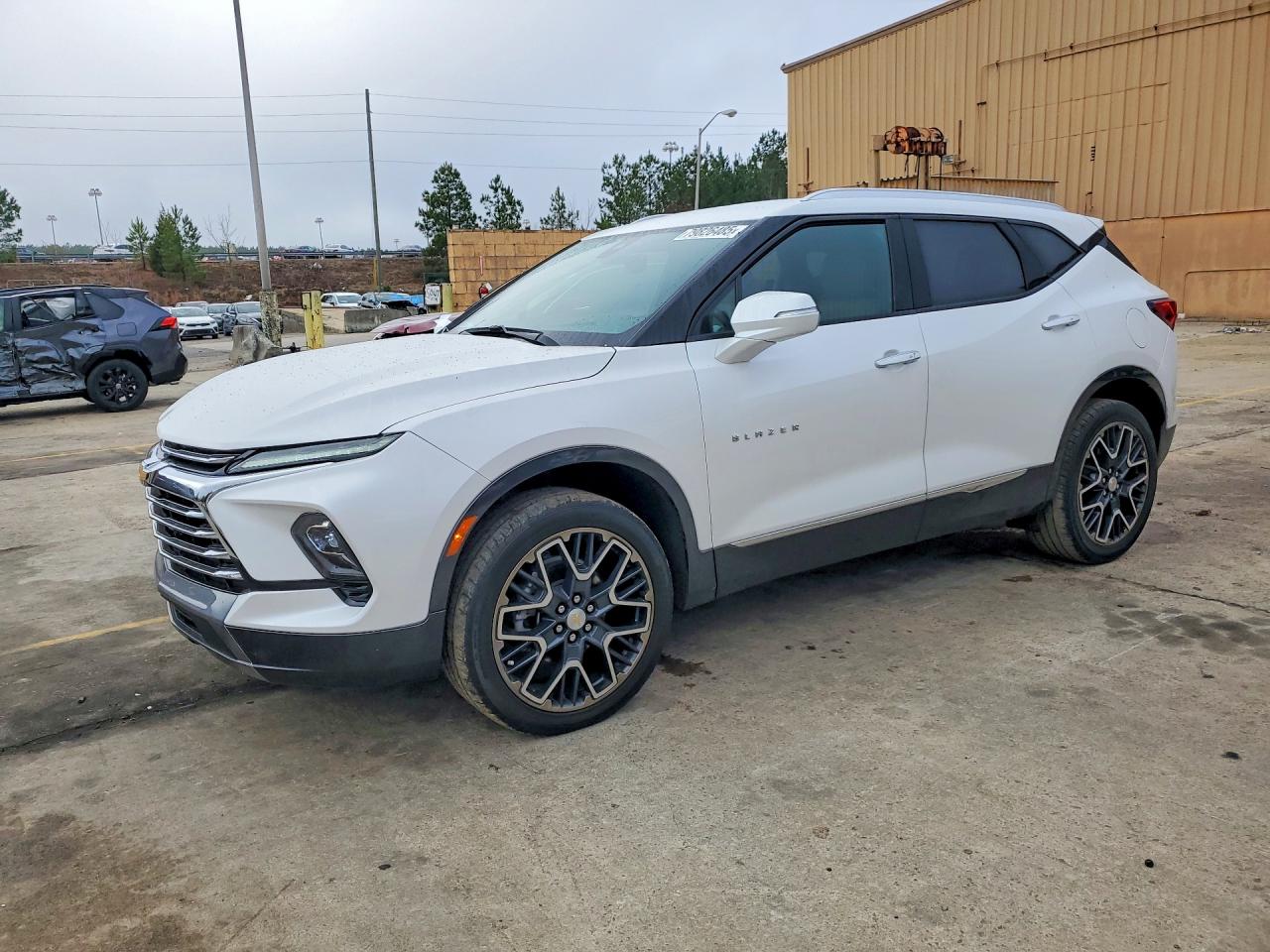 Salvage Chevrolet Blazer Image