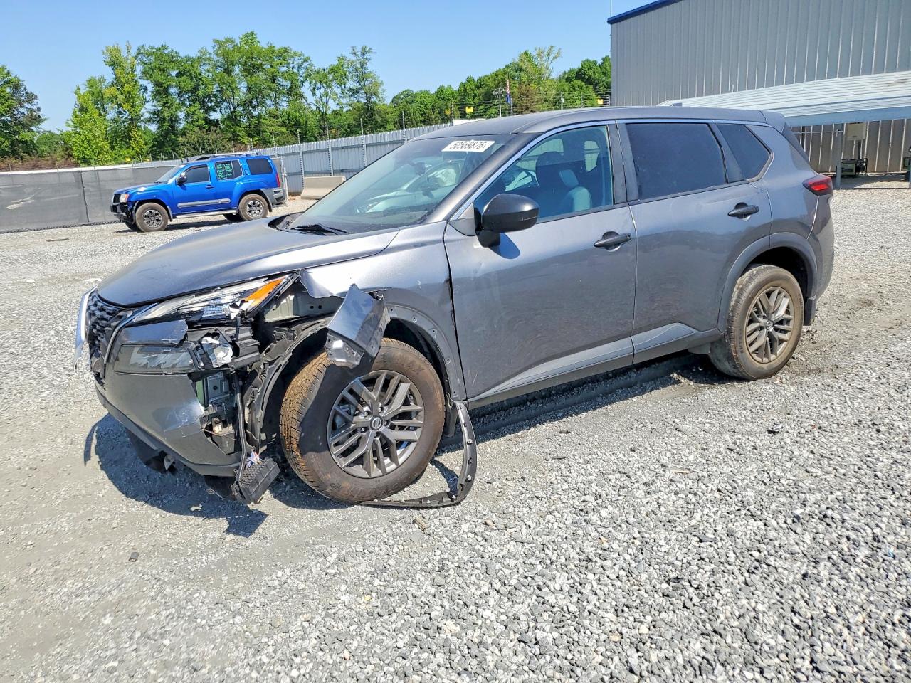 Salvage Nissan Rogue Image
