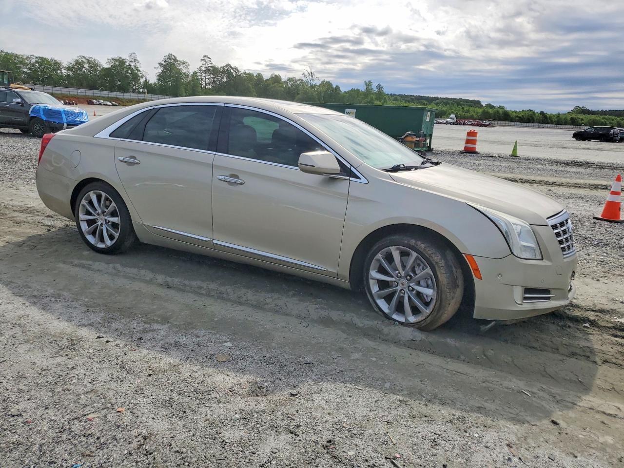 Cadillac XTS Luxury Collection