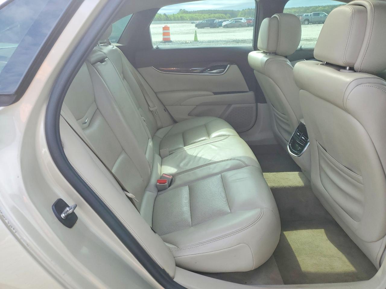 Cadillac XTS Luxury Collection