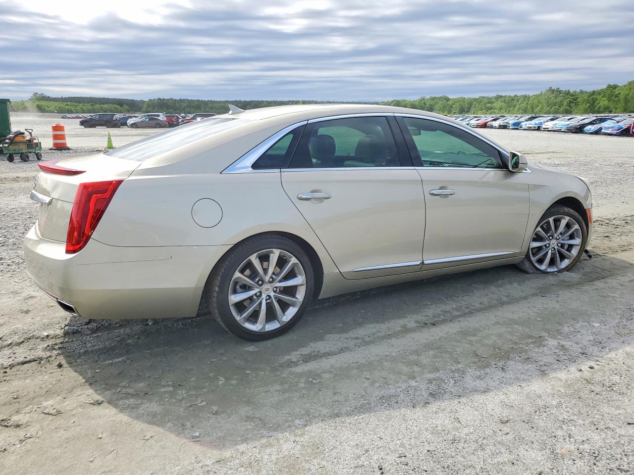 Cadillac XTS Luxury Collection