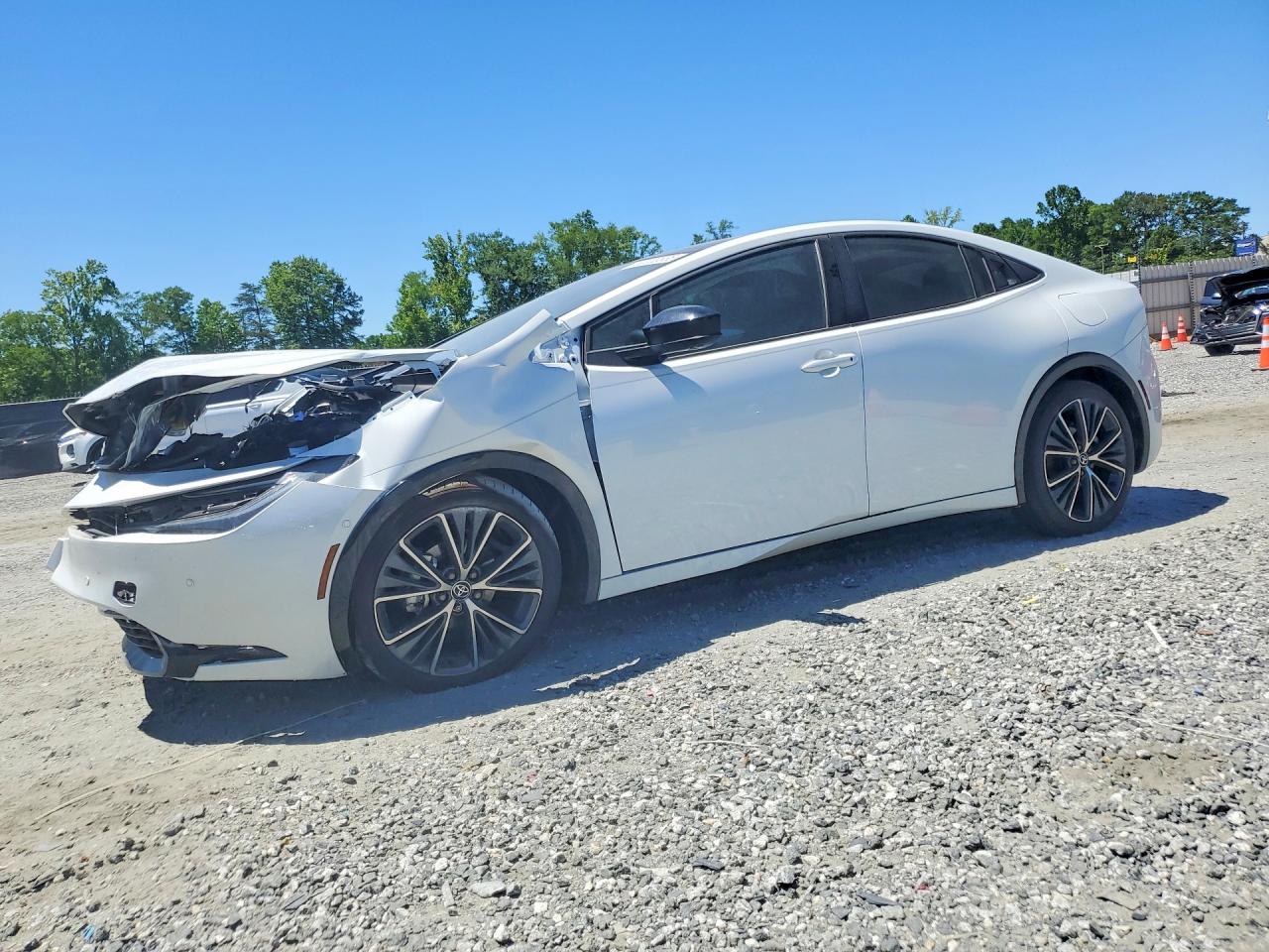 Salvage Toyota Prius Image