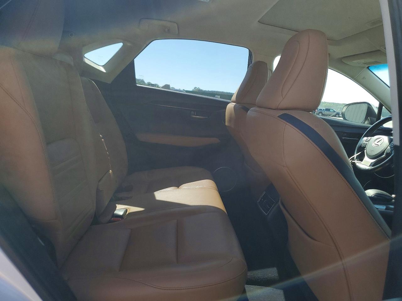 Lexus NX Base