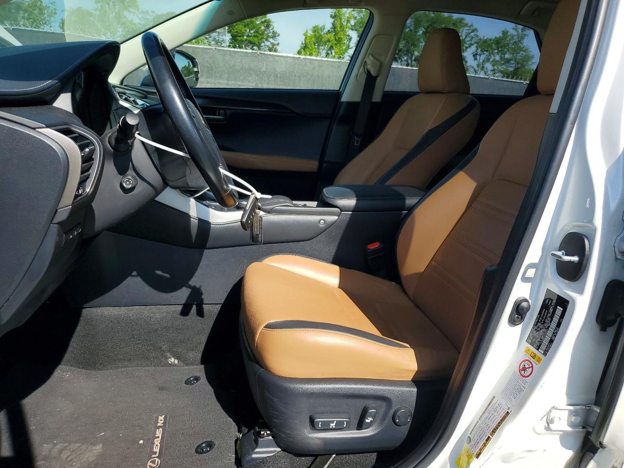 Lexus NX Base