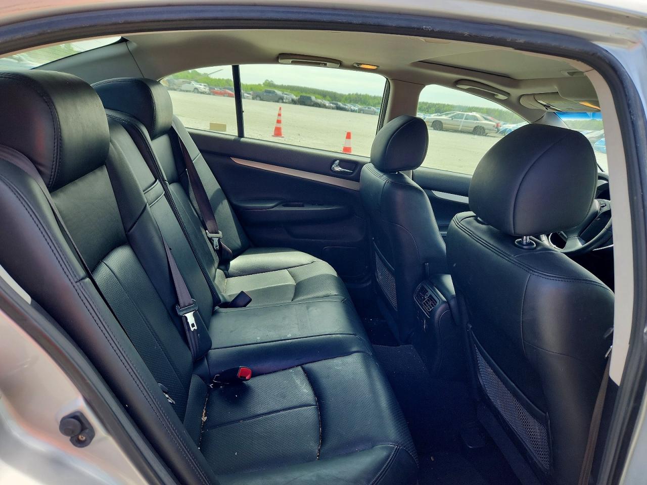 INFINITI G37 X
