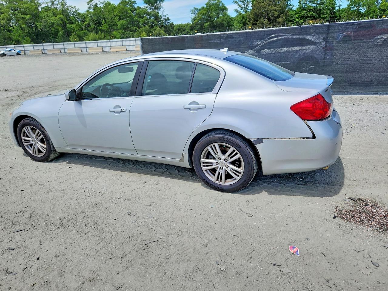 INFINITI G37 X