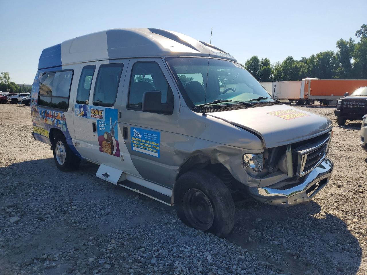 Ford Econoline E250 Van