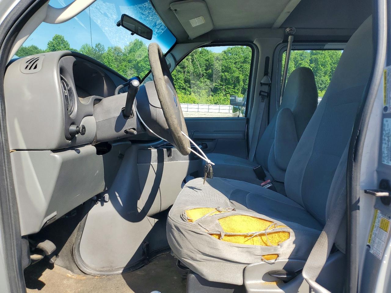Ford Econoline E250 Van