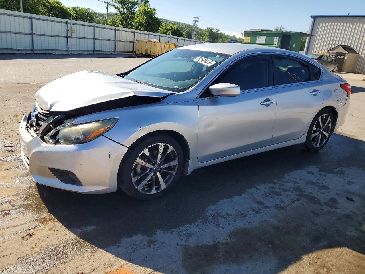 Salvage Nissan Altima Image