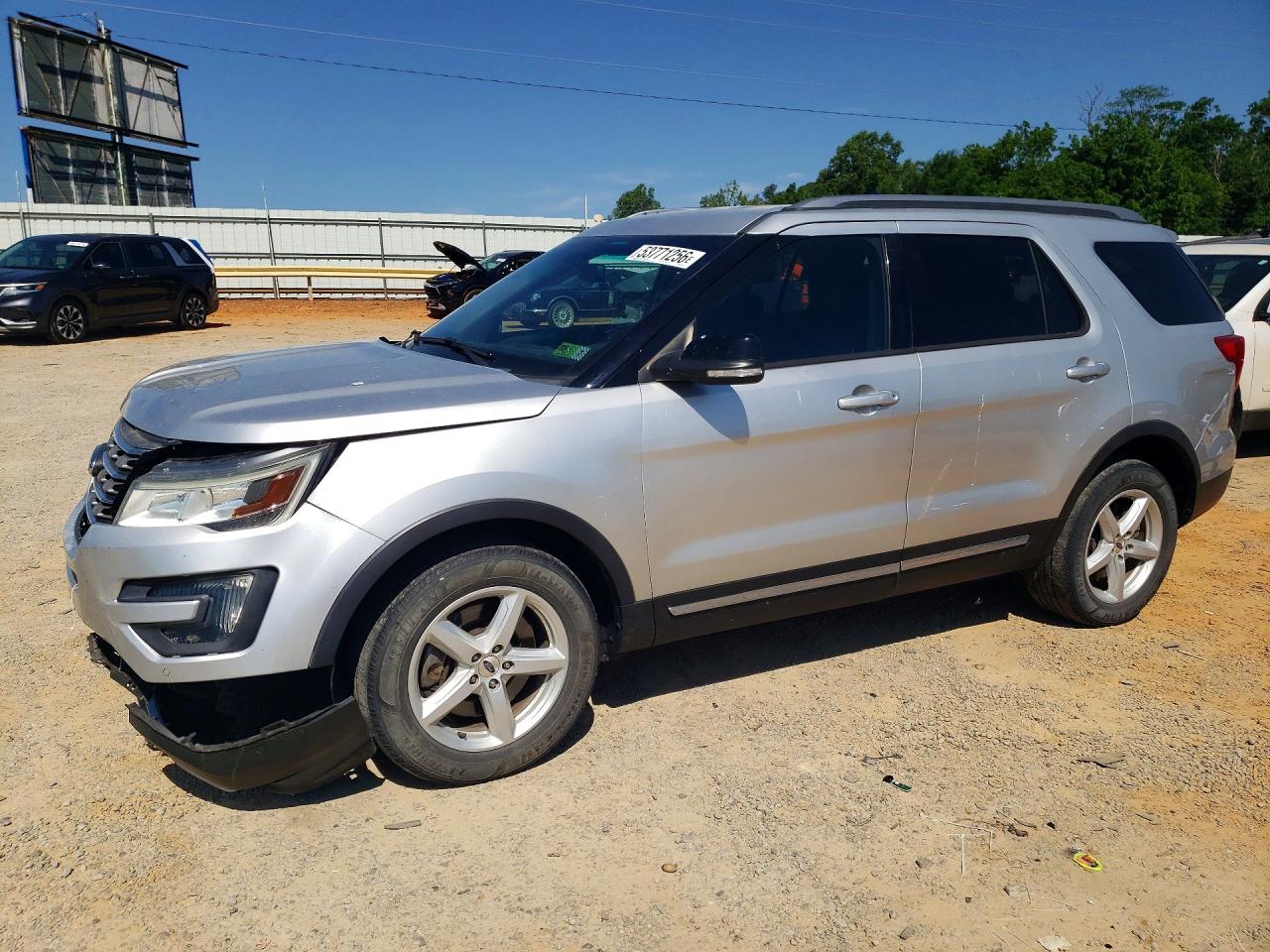 Salvage Ford Explorer Image