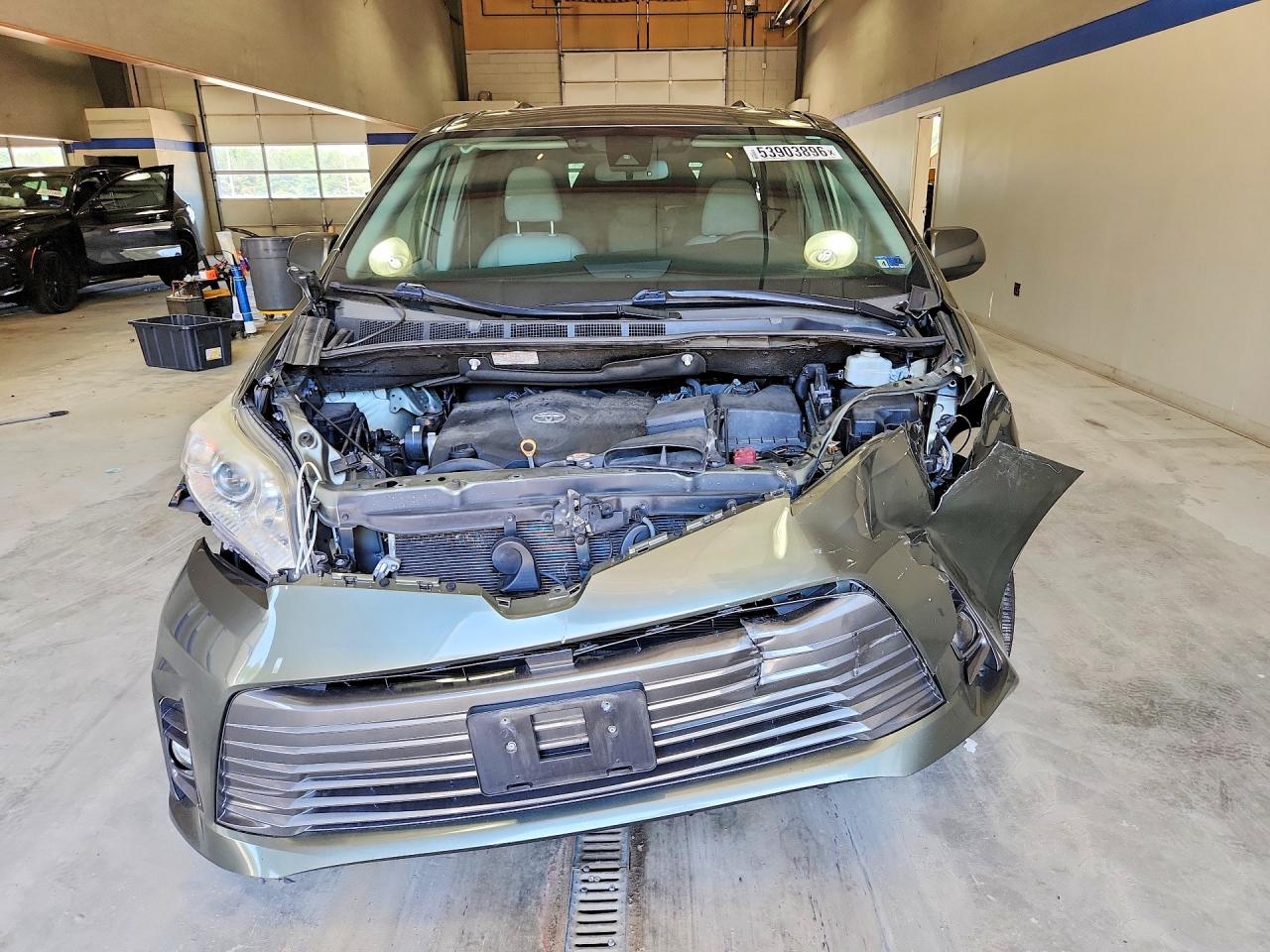 Toyota Sienna Xle 8-passenger