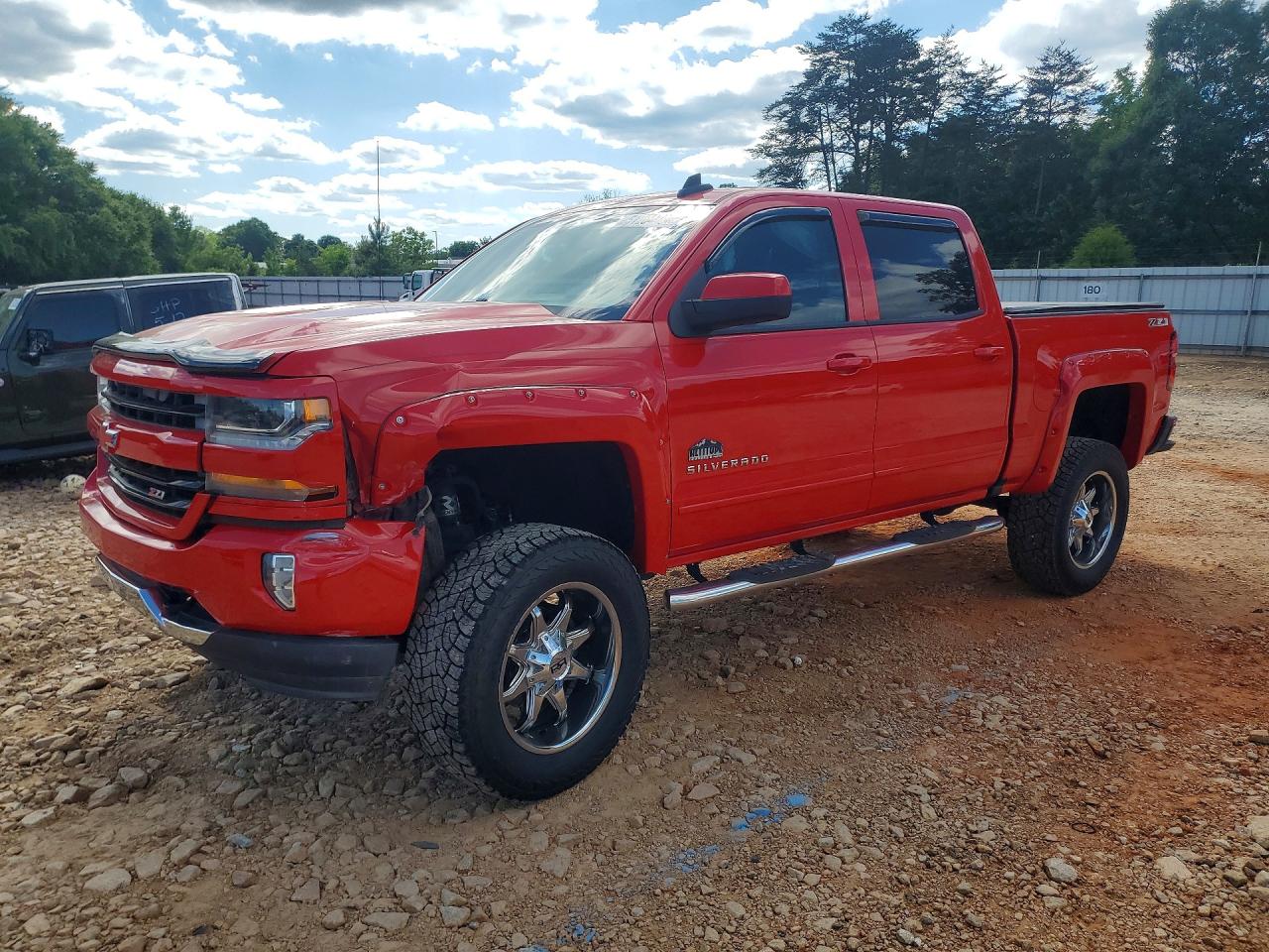 Salvage Chevrolet Silverado Image