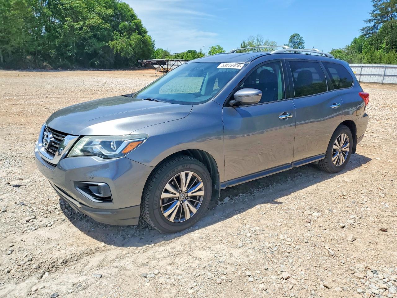 Salvage Nissan Pathfinder Image