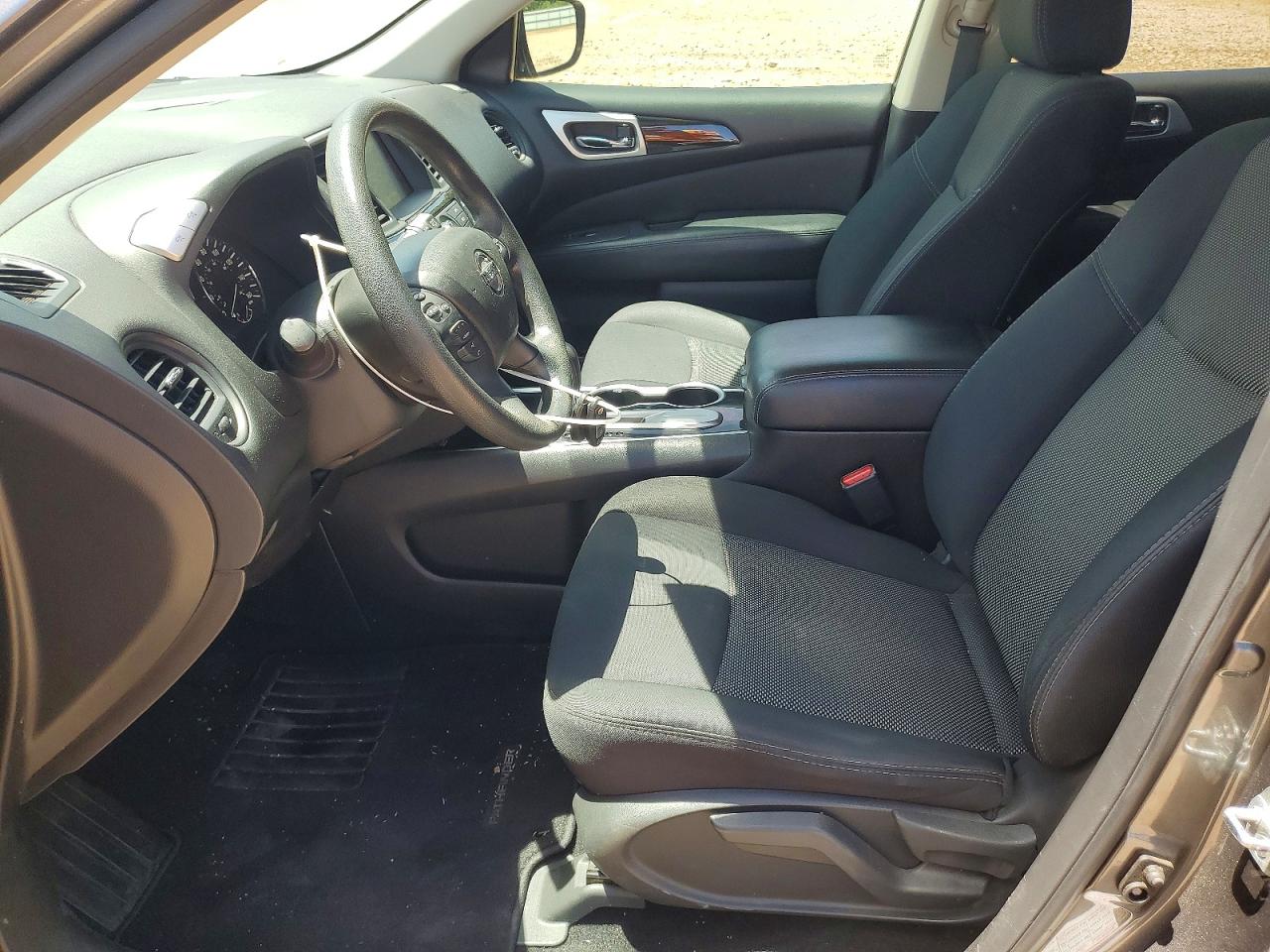 Nissan Pathfinder S