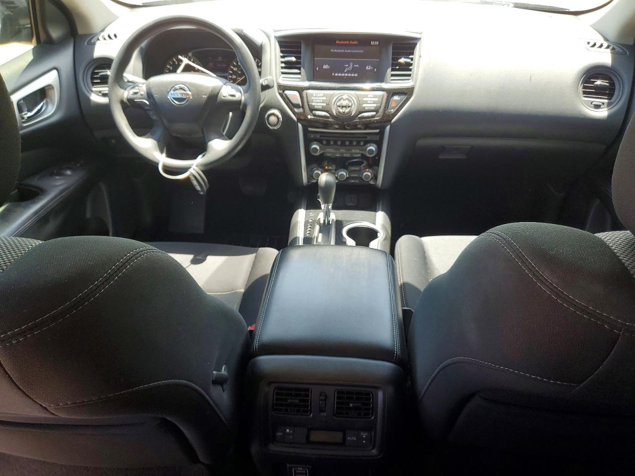 Nissan Pathfinder S
