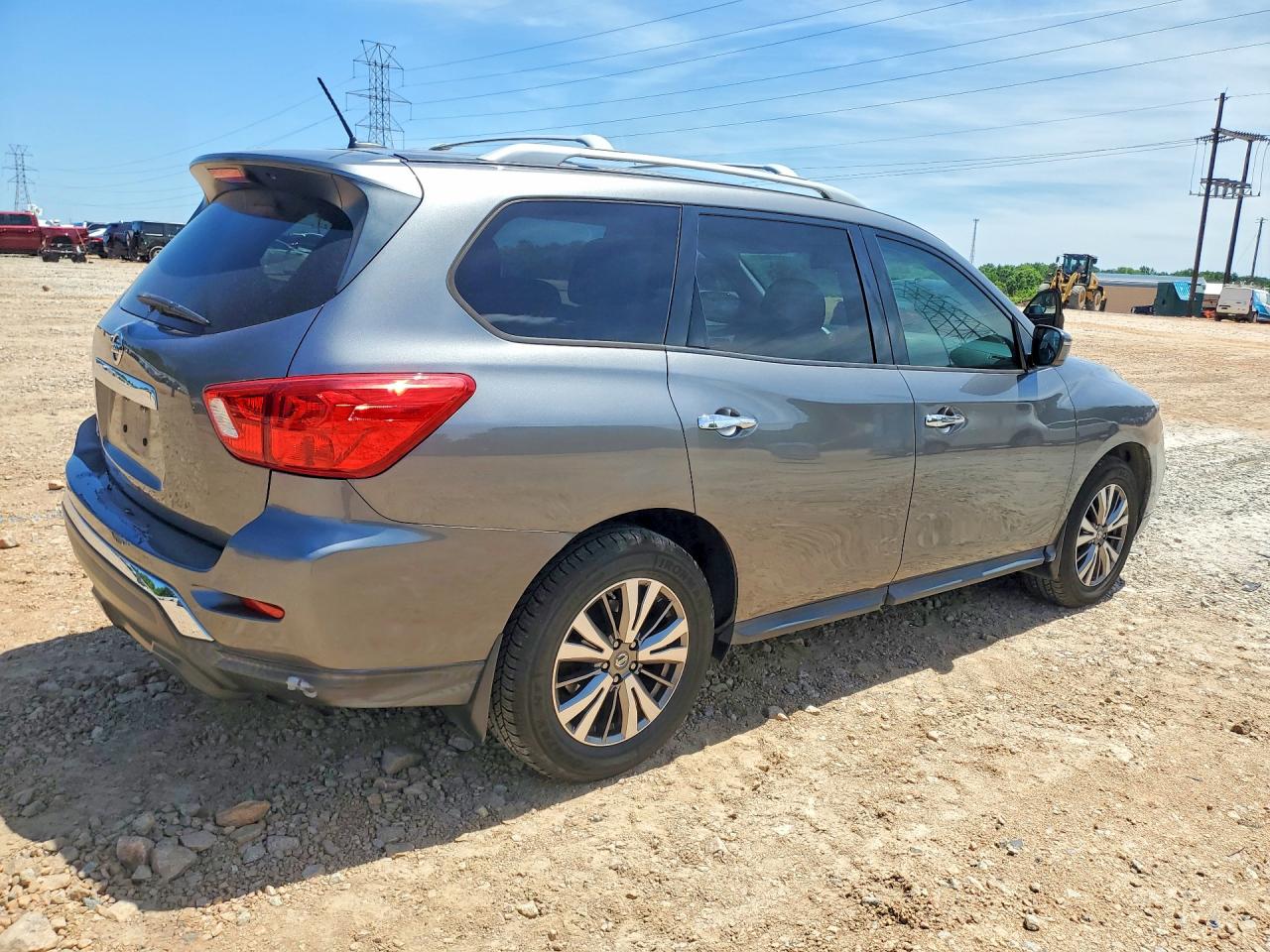 Nissan Pathfinder S