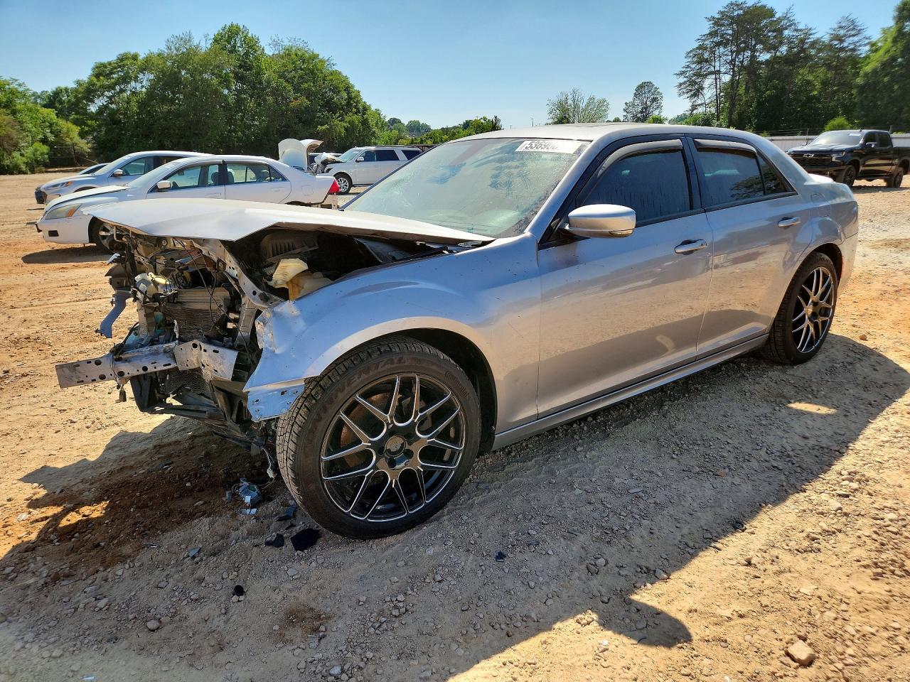 Salvage Chrysler 300 Image