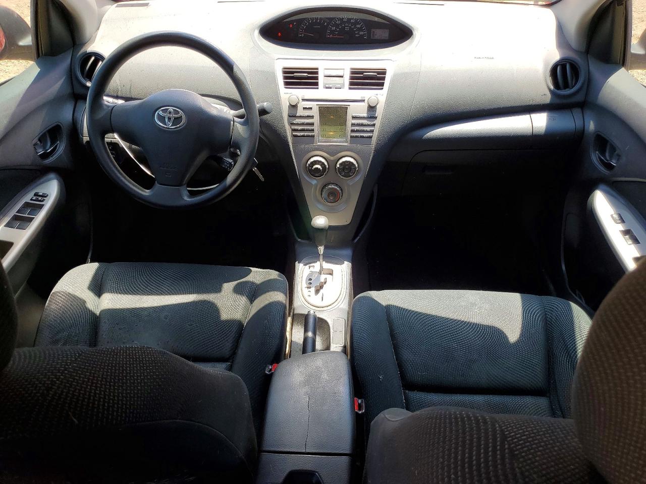 Toyota Yaris Base