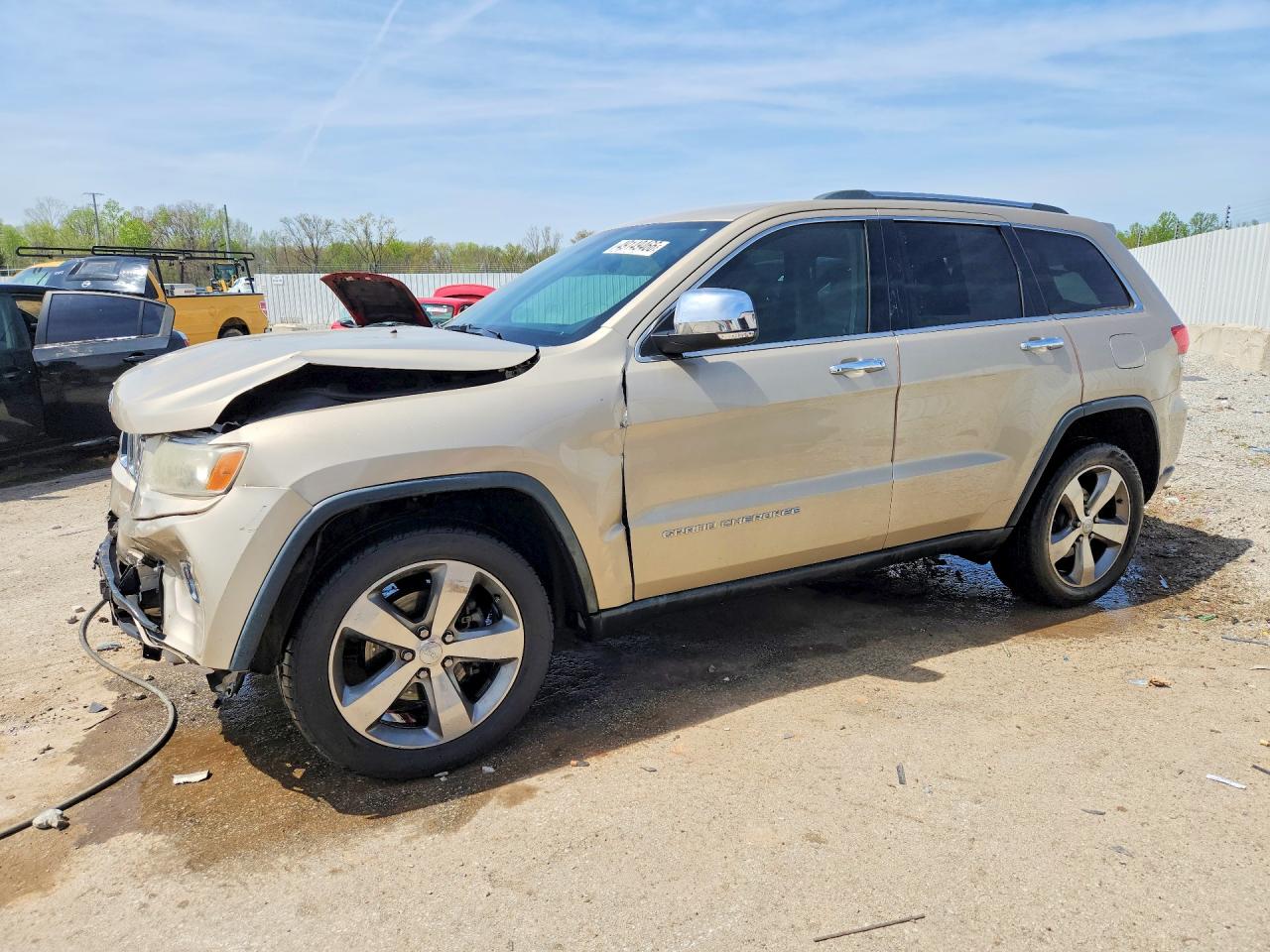 Salvage Jeep Cherokee Image