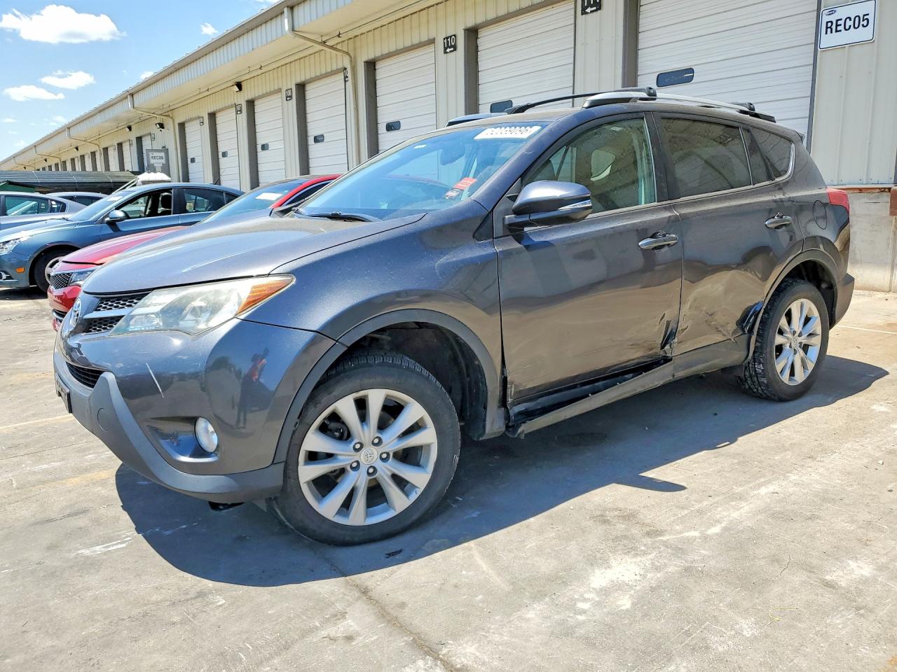 Salvage Toyota RAV4 Image