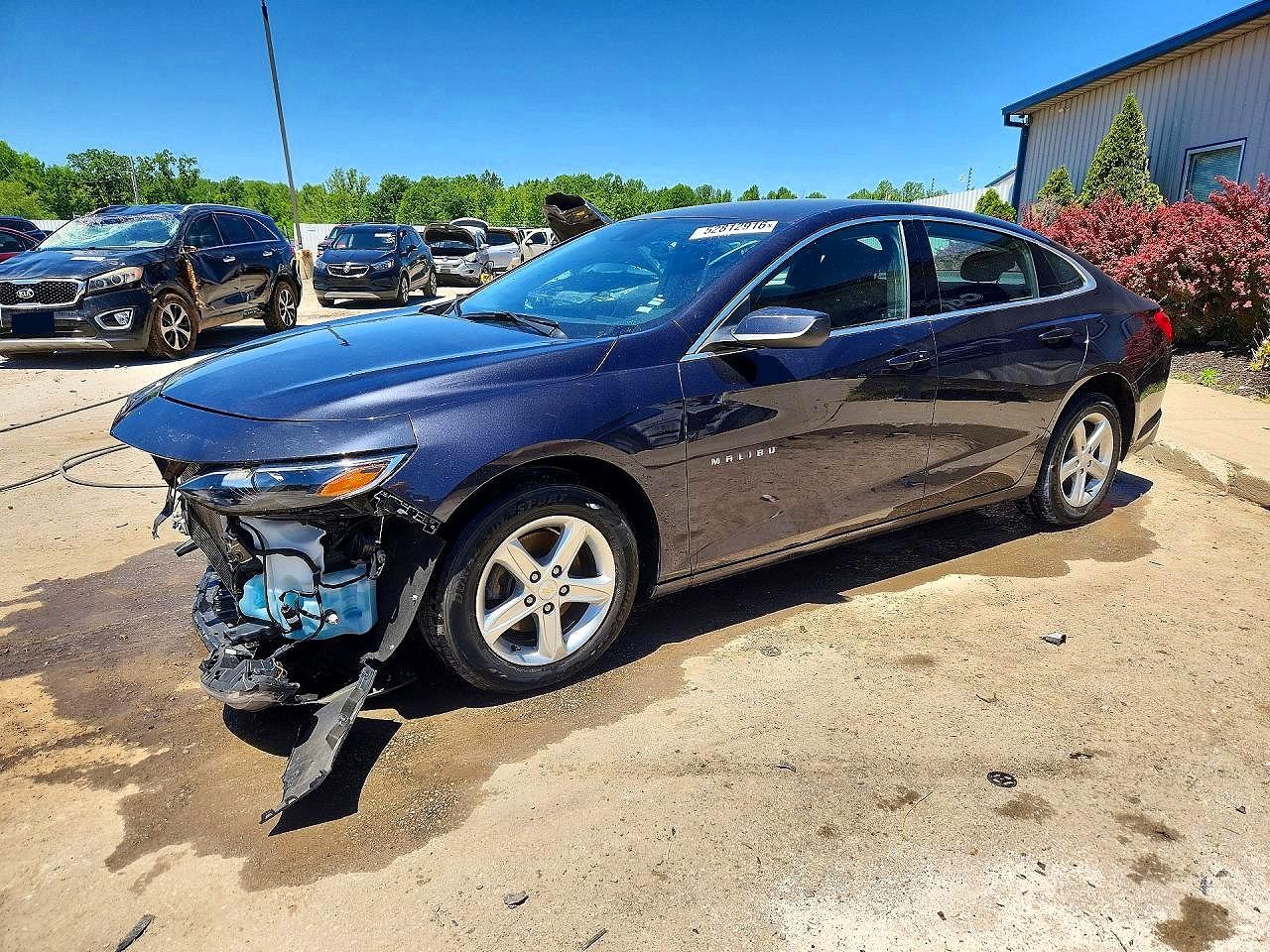 Salvage Chevrolet Malibu Image
