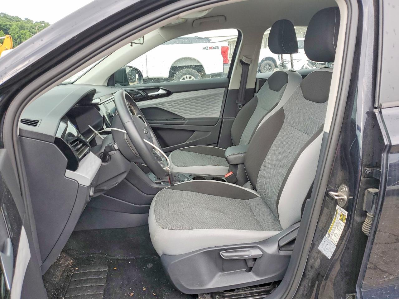 Volkswagen Taos S
