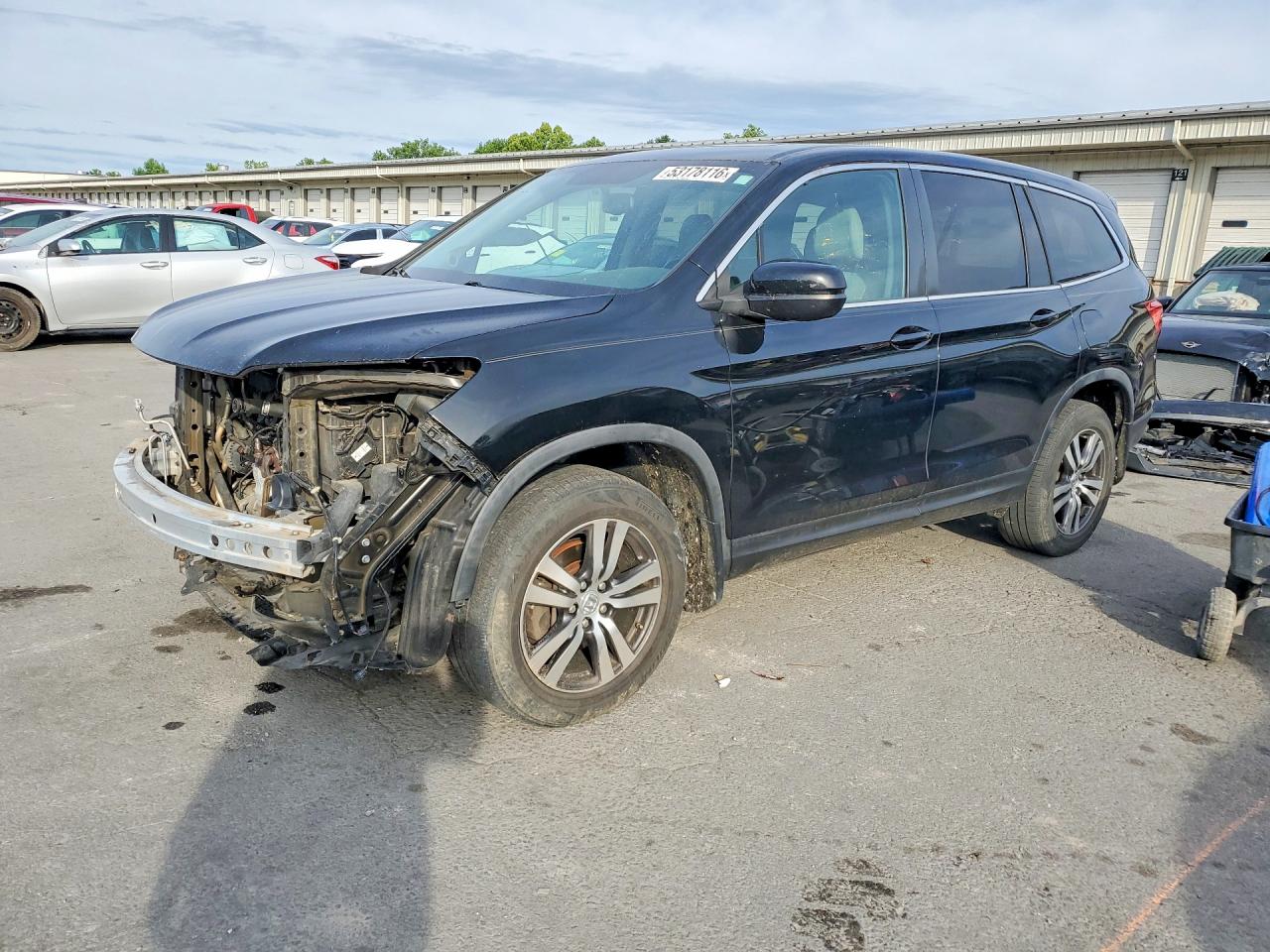 Salvage Honda Pilot Image