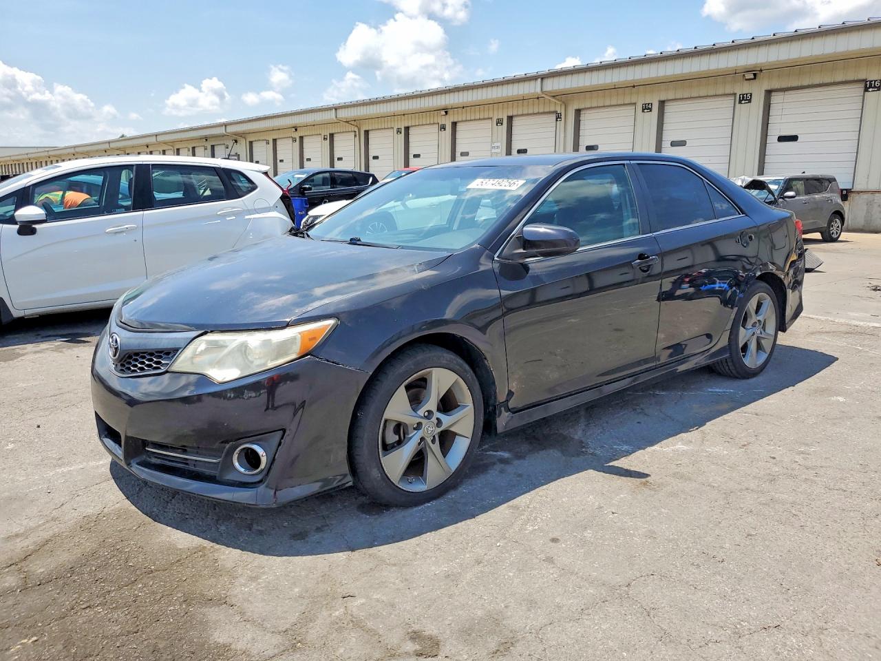 Salvage Toyota Camry Image
