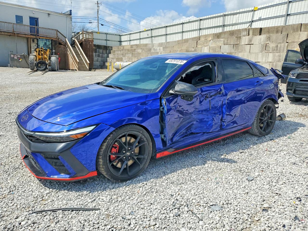 Salvage Hyundai ELANTRA Image