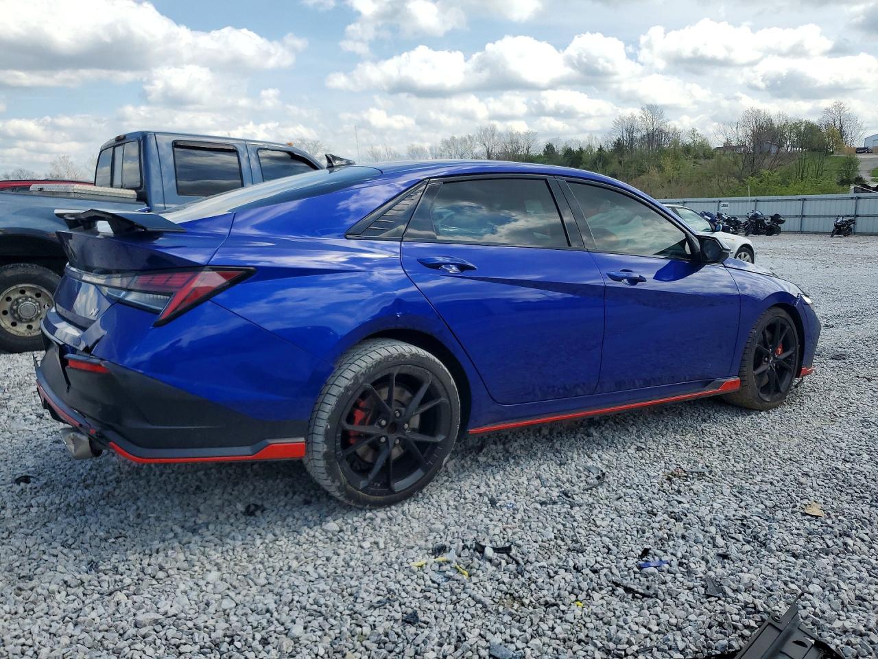 Hyundai ELANTRA Base