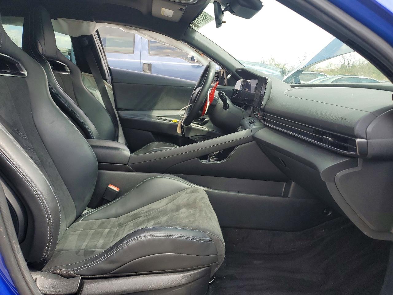 Hyundai ELANTRA Base