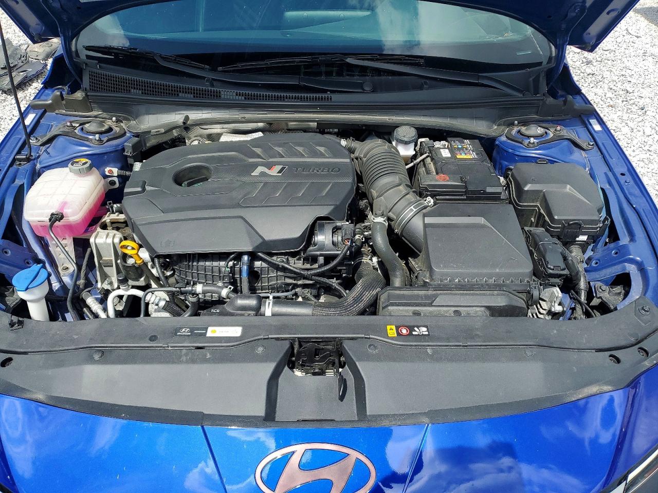 Hyundai ELANTRA Base