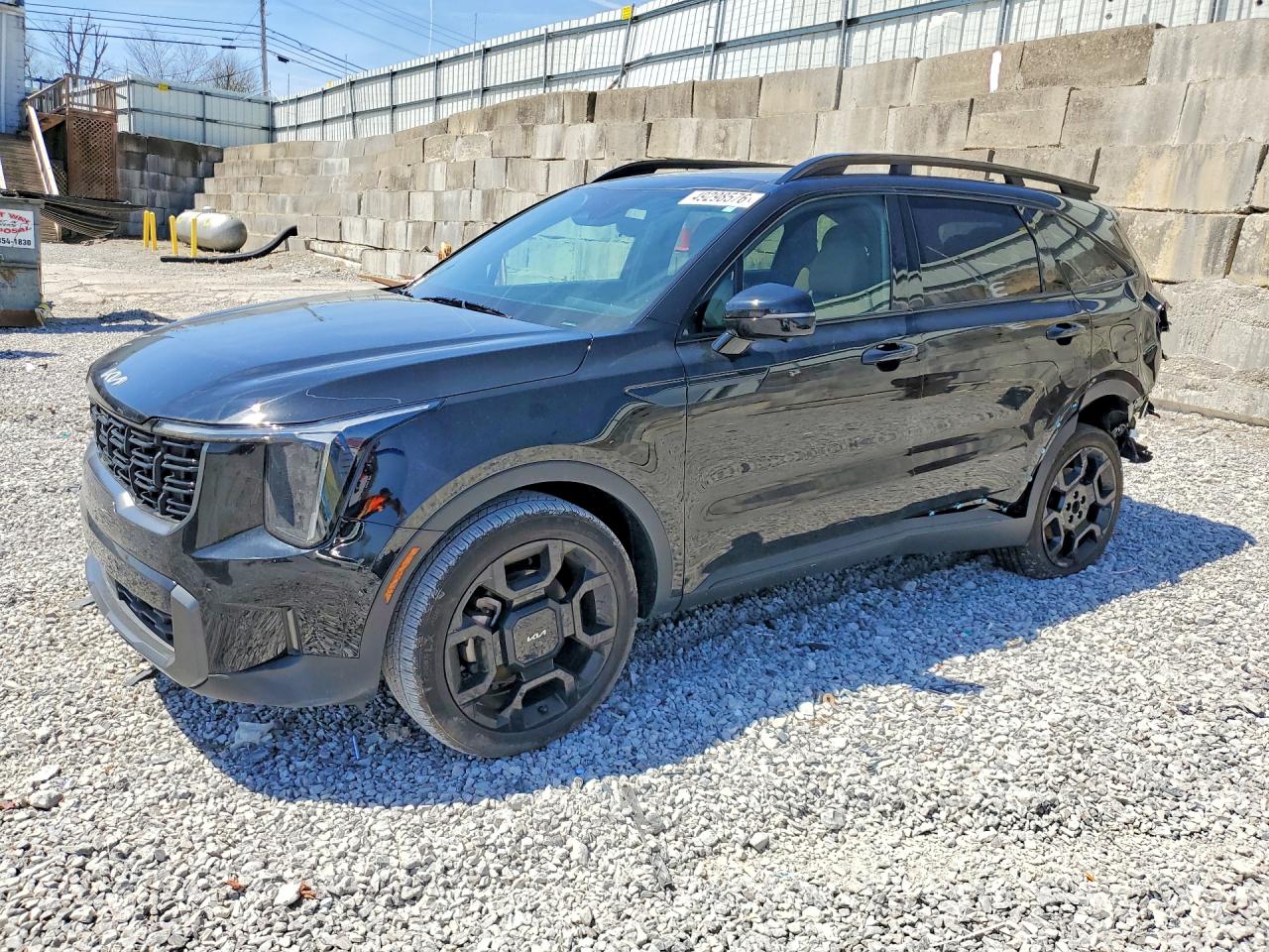 Salvage Kia Sorento Image