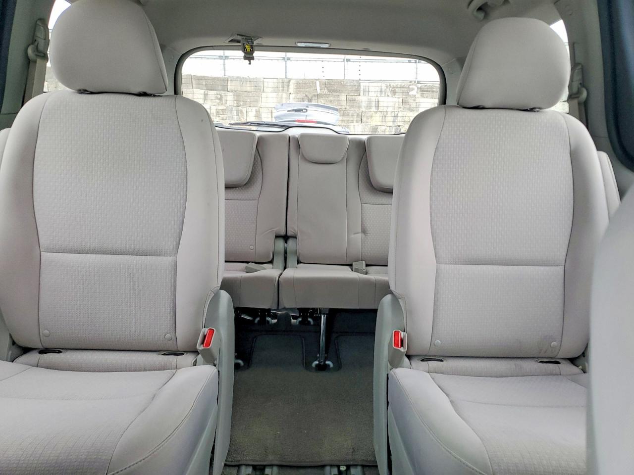 Kia Sedona Lx
